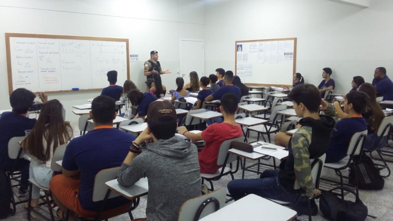 Em Lagoa da Prata -  Polícia Militar realiza palestra referente ao CBLOC