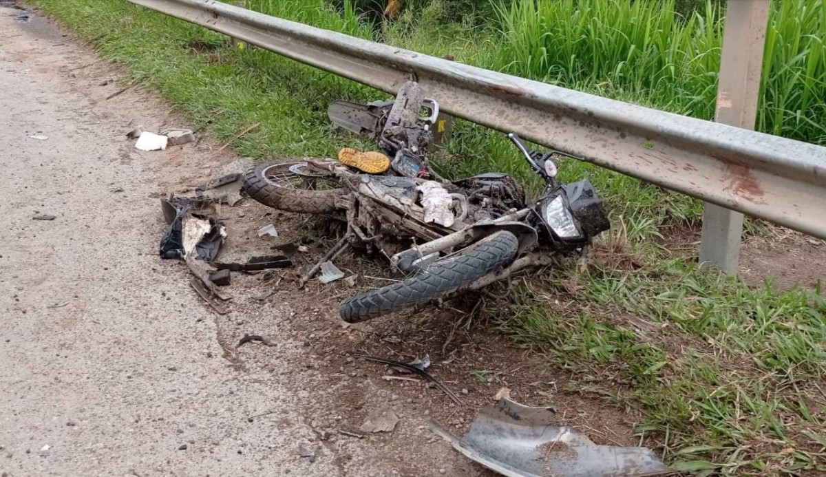 Jovem de 25 anos morre após colisão de carro e moto na MG 050 em Formiga