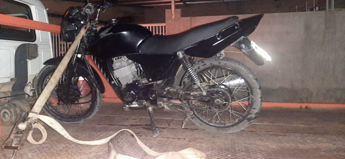 Homem estaciona moto e ao voltar ao local para retirá-la, não a encontra em Formiga