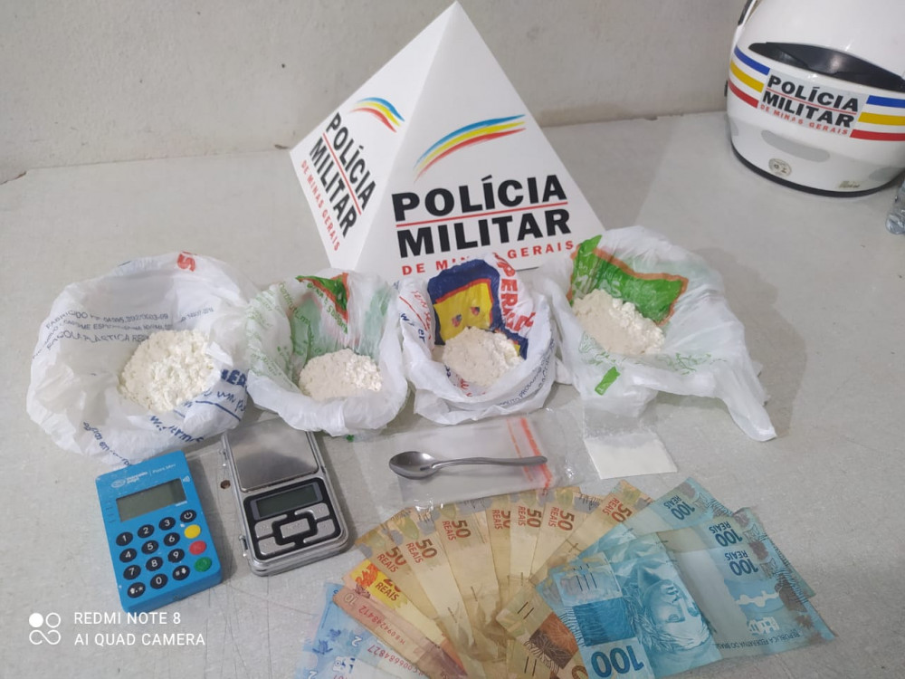 Polícia Militar apreende cocaína, balança de precisão e dinheiro no bairro Calcita