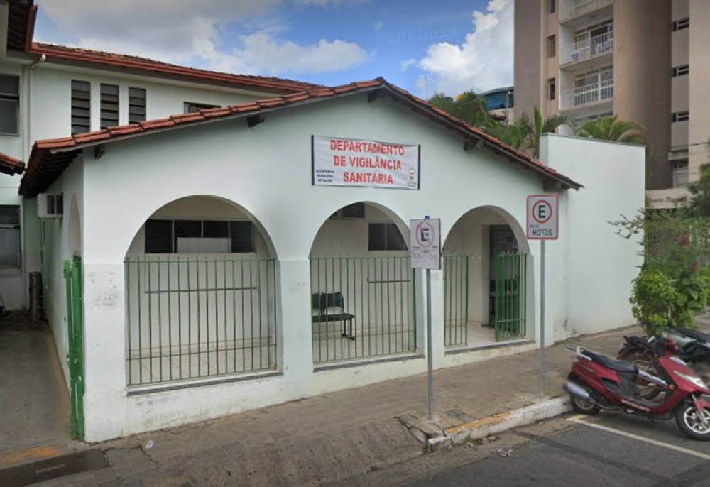 Vigilância Sanitária de Arcos interdita atendimento oftalmológico irregular